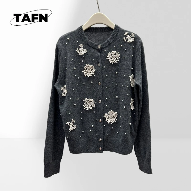 25 Popularnych Europejskich i Amerykańskich Wełnianych Ciepłych Bankietowych Luksusowych Damskich Swetrów z Nadrukiem, Stylowych i Słodkich Temperamentów A25166