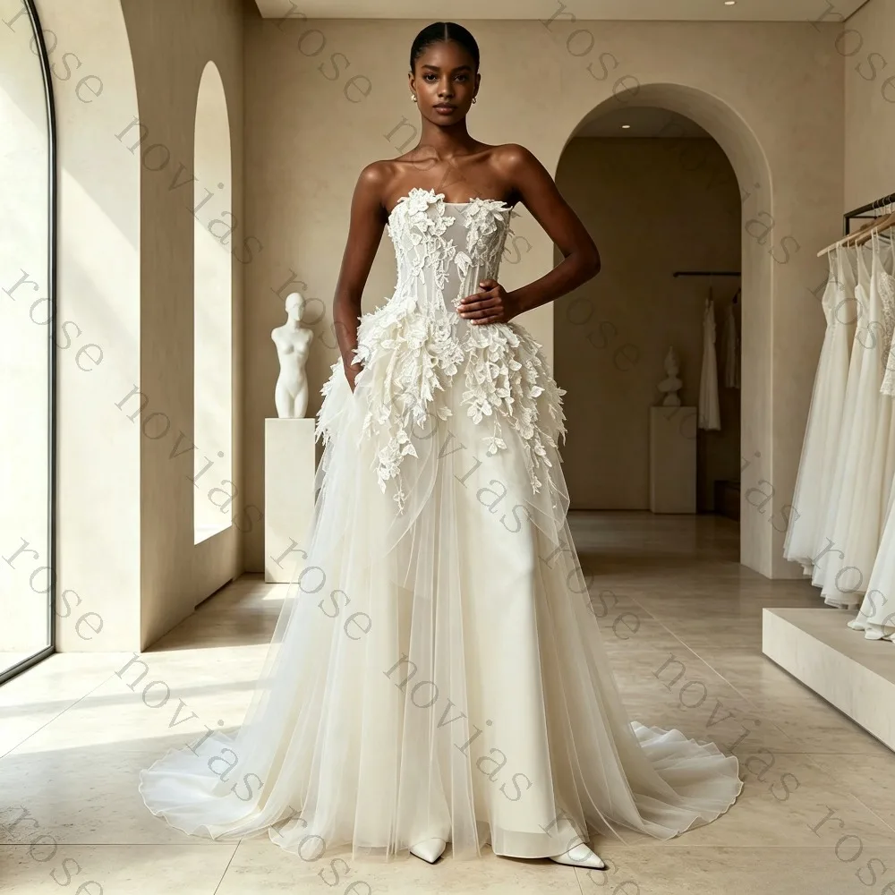 Customized Elegant Strapless Lace Corset Wedding Jumpsuit, Wide Leg Satin Stripe Pants Modern Applique Bridal Gown for Bride