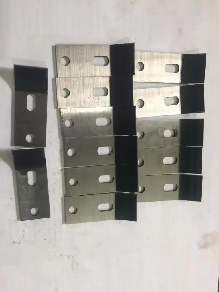 

A Box= 25 Pieces Grippers