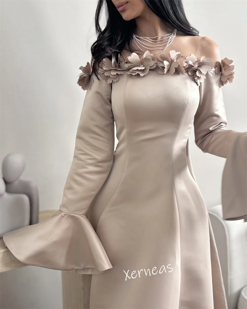 تخصيص Charmeuse زين مضيئة كم خارج على الكتف ألف خط فساتين متوسطة الطول مناسبة مخصصة ثوب مسائي رسمي رائع