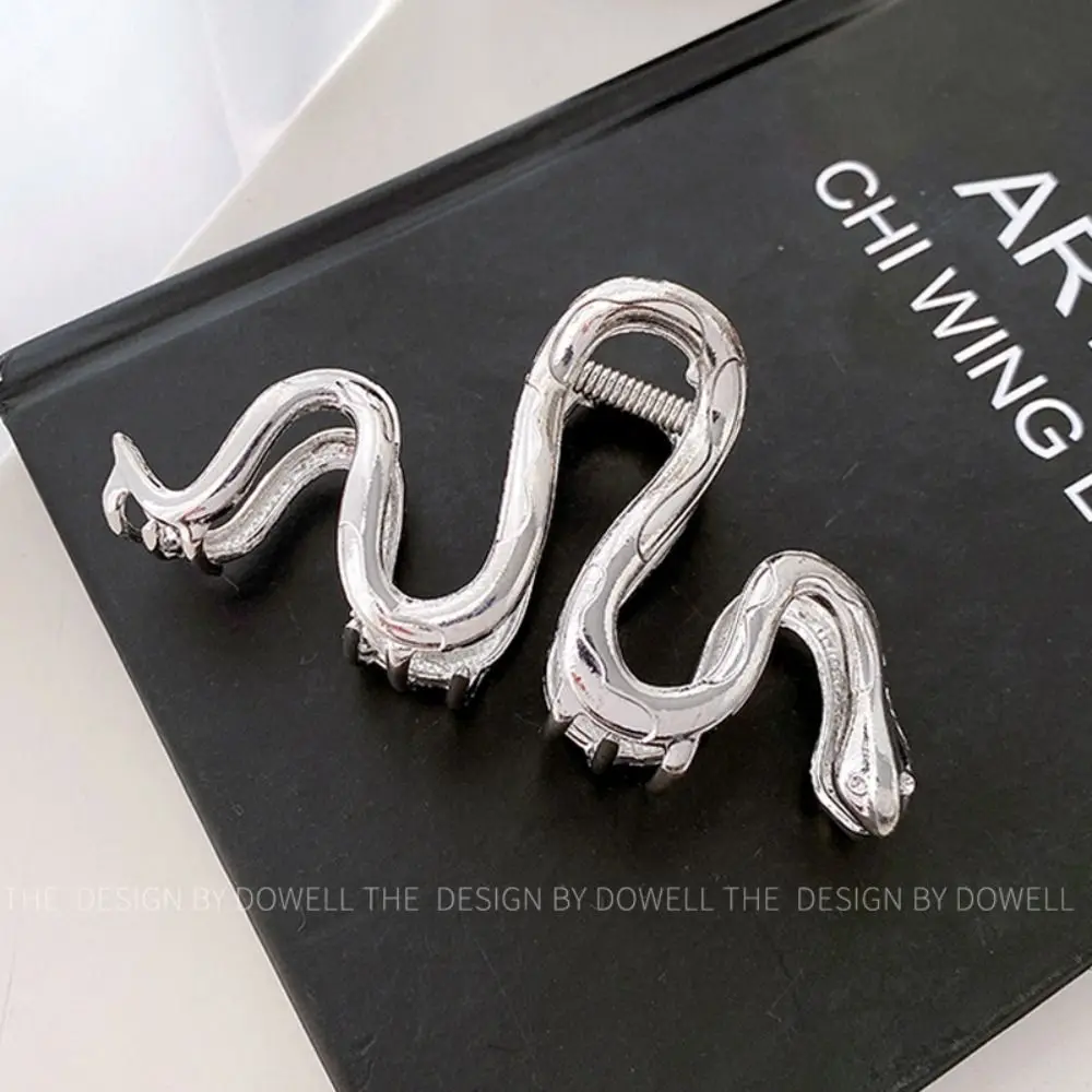 

Large Snake Shaped Hair Claw Clip Metal Grab Korean Head Back Hair Clip Hairpin Hair Clamp Halloween Hair Accessories