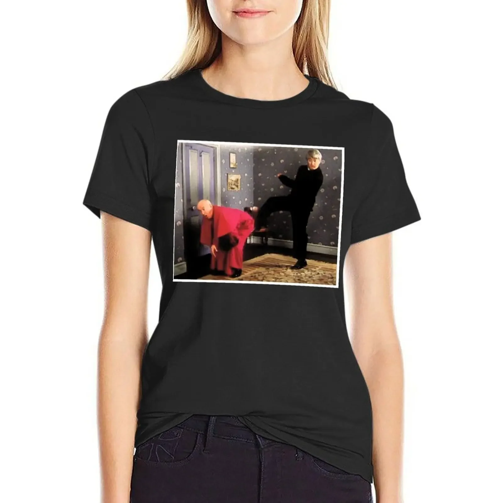 

Father Ted - Framed Picture of Bishop Brennan Being Kicked up the Arse T-Shirt customizeds graphics summer clothes Women's tops