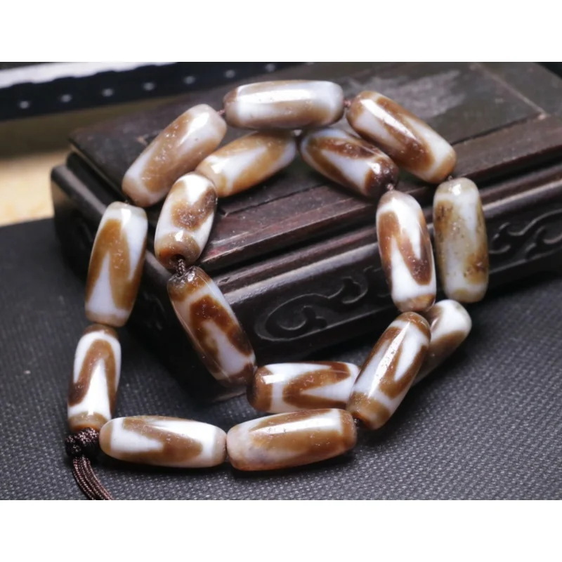 

Set of 16 Magic Tibetan Old Agate Sharp Tiger Tooth Tube dZi Bead Prayer Strand