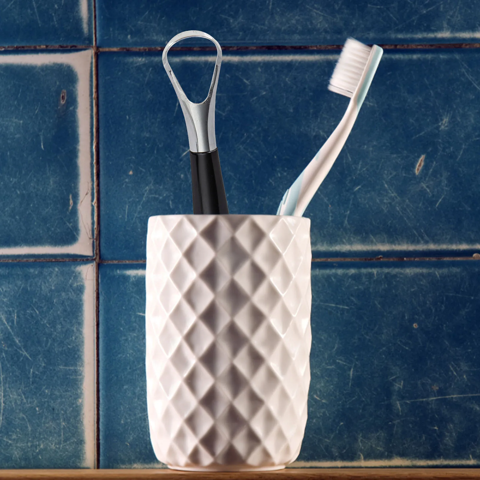 

2Pcs Tongue Cleaner Stainless Steel Tongue Scraper for Adults Portable Bad Breath Removal Tool Household Oral Care Cleaning