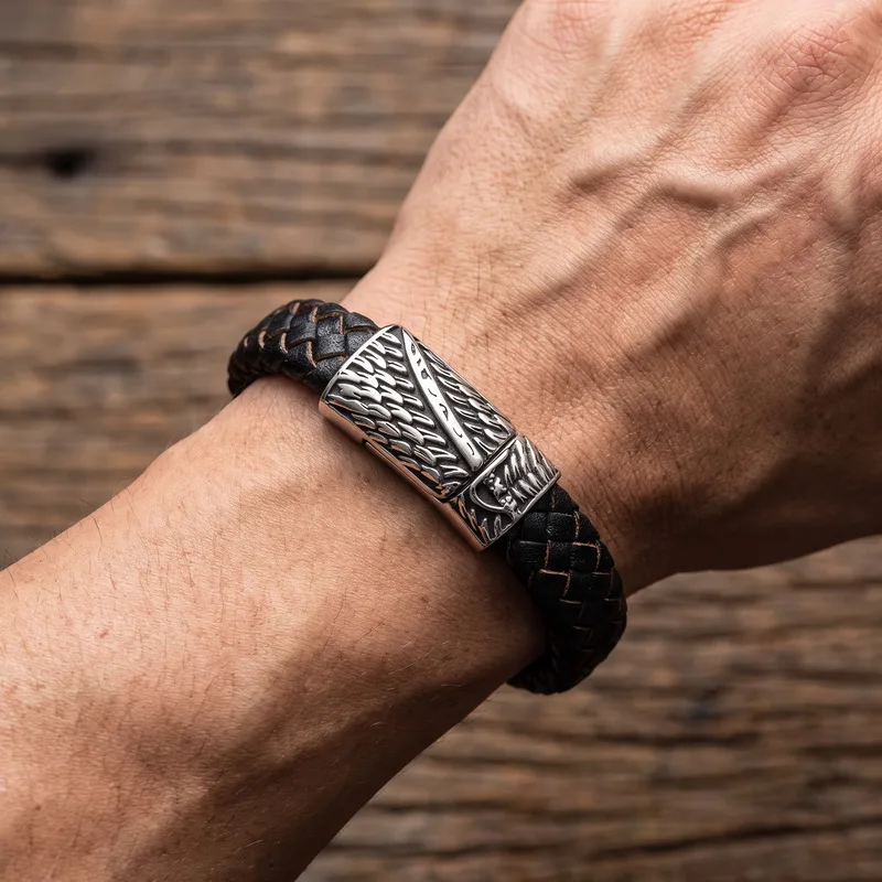 Punk Men Sword Charm Genuine Leather Bracelet Stainless Steel Magnetic Buckle Bracelet Gifts Homme Pulseras