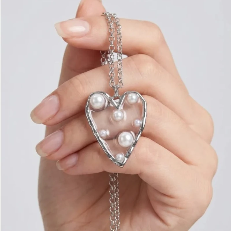 New Transparent Irregular Elegant Imitation Pearl Heart Pendant Necklace for Women Personality Clavicle Chain New Year's Jewelry