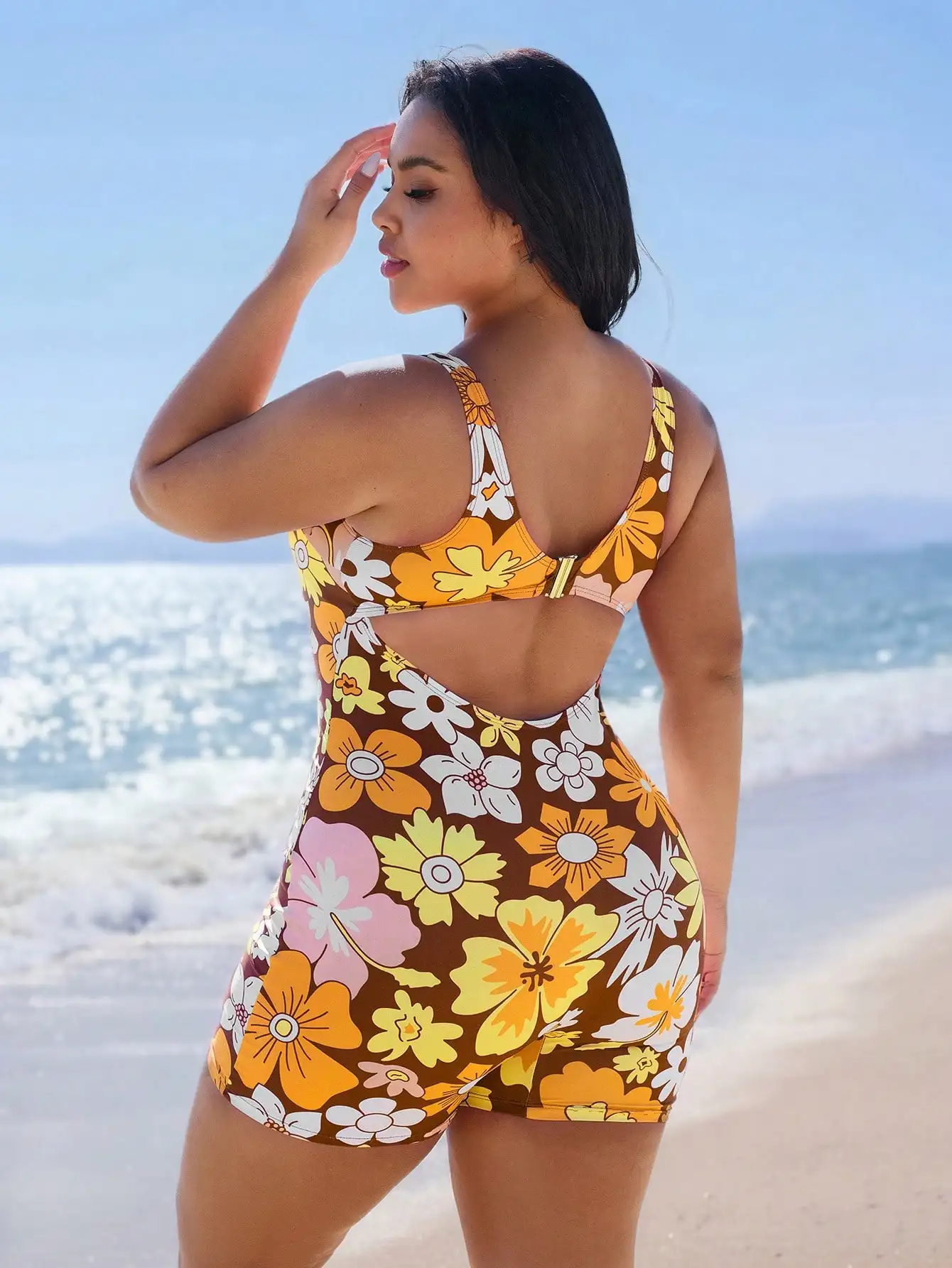 

Women's Plus Size Floral One-Piece Beach Swimsuit With Cut-Out Back For Summer Surfing And Casual Water Activities