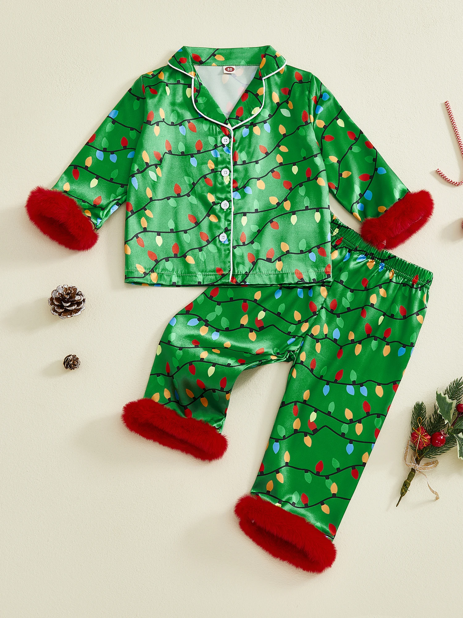 مجموعة بيجامة من الساتان لعيد الميلاد للأطفال تتميز بطباعة سلسلة إضاءة احتفالية وأكمام طويلة وأزرار سفلية مع مطابقة #5