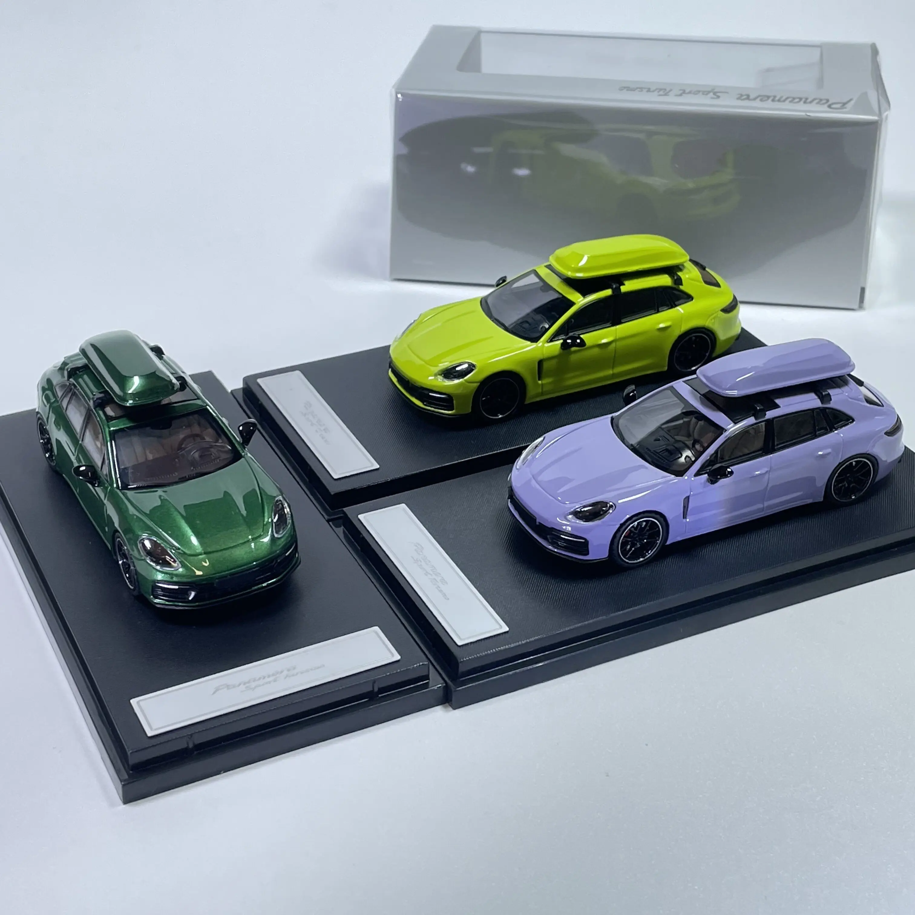 In Stock RM 1:64 Panamera station wagon alloy model
