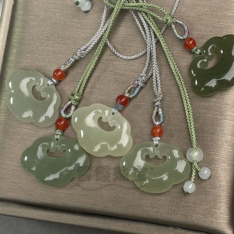 Hetian longevity , jade auspicious cloud pendant, double-sided-fulfilling lock ornament, fashionable and vers