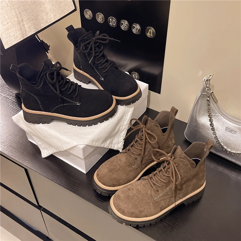 

Four-season High-top Women's Versatile Fashion Lace-up Flat Durable and Anti-slip Color-blocking Casual Low-heeled Boots