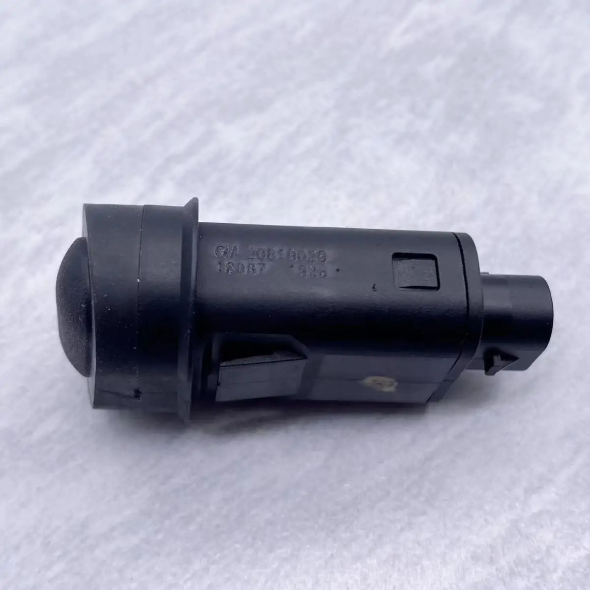 Trunk Lid Release Switch Tailgate Open Button For Chevrolet Malibu 2012-2015 Rear Trunk Opening Switch Replacement Parts