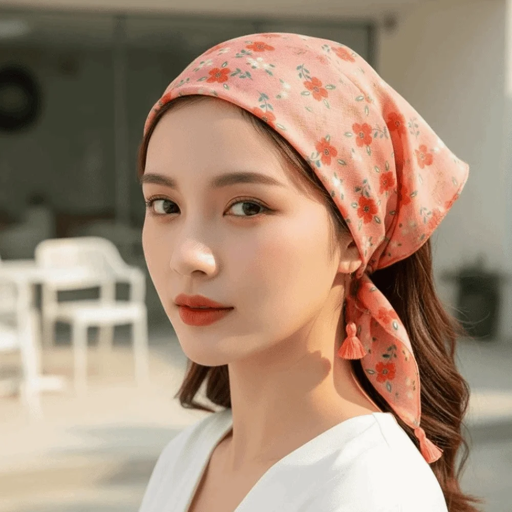 Pañuelo Cuadrado de Algodón y Lino con Flecos, Transpirable, Estampado Floral de Cerezas, Estilo Boho, para el Cuello, Cabello o como Bandana, Ideal para Viajeros