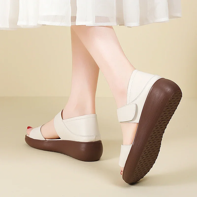 Park Leisure Stroll Ladies Summer Slippers Anti Slip Flat Comfort Base Perfect for Park Relax and After Dinner Outdoor Walking