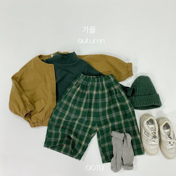 Childrens Boys Checkered Pants Spring Autumn Woven Material Wide Legs Kids Boys Pants Fashionable Baby Boys Cropped Pants