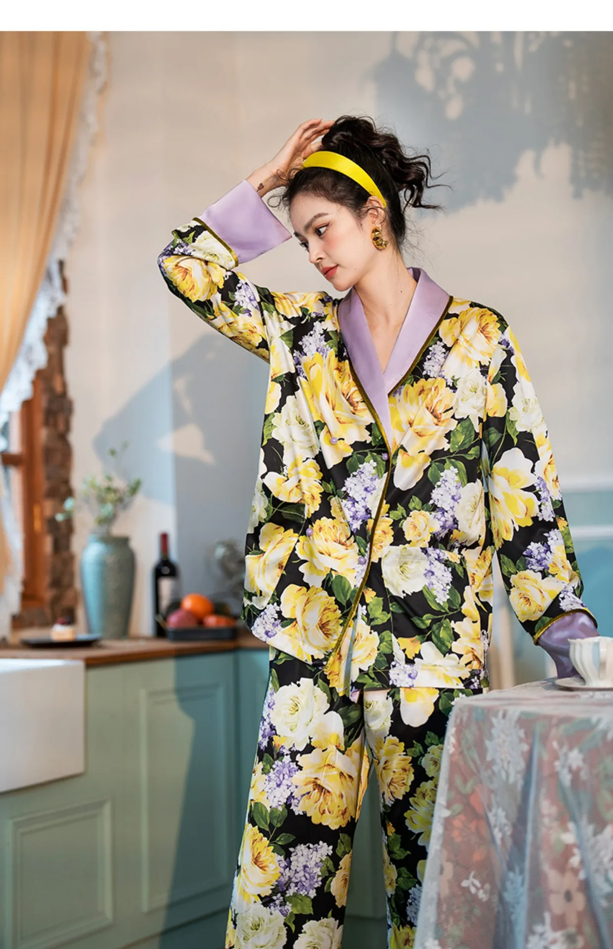 Women's Pajamas Set Floral Printed Silk Satin Loungewear V Neck Sleepwear for Women Temperament 2Pcs Set Long Sleeves Home Wear