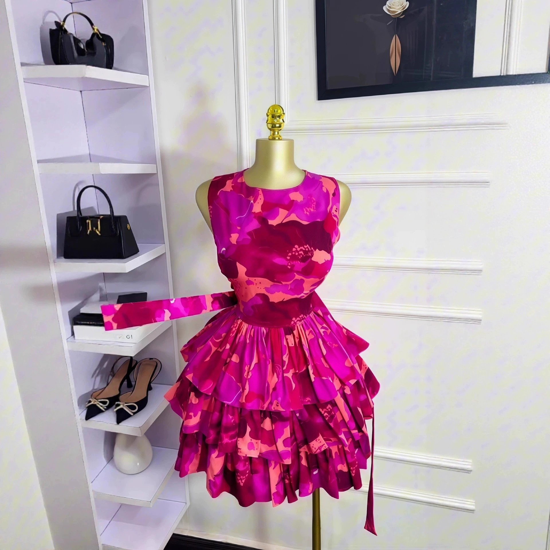 Minivestido Sexy elegante con volantes para mujer, Falda corta de gasa con estampado Floral a la moda, manga larga, cuello en V, vestidos de corte bajo calados