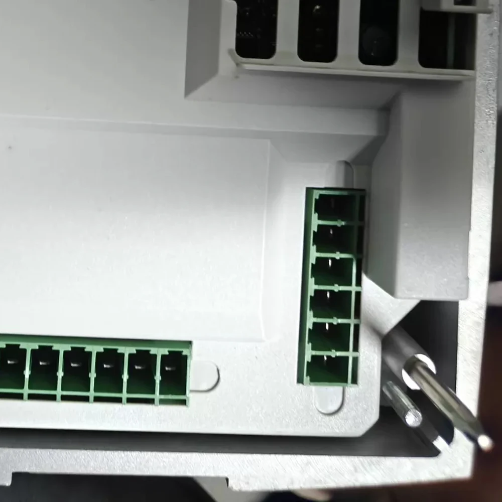 

НОВИНКА E82MV222_4B001 Гарантия один год