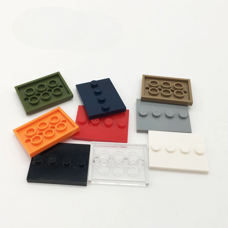 Hot-selling mini-figure accessories universal base plate 3X4 basic board figure display standing assembly building blocks