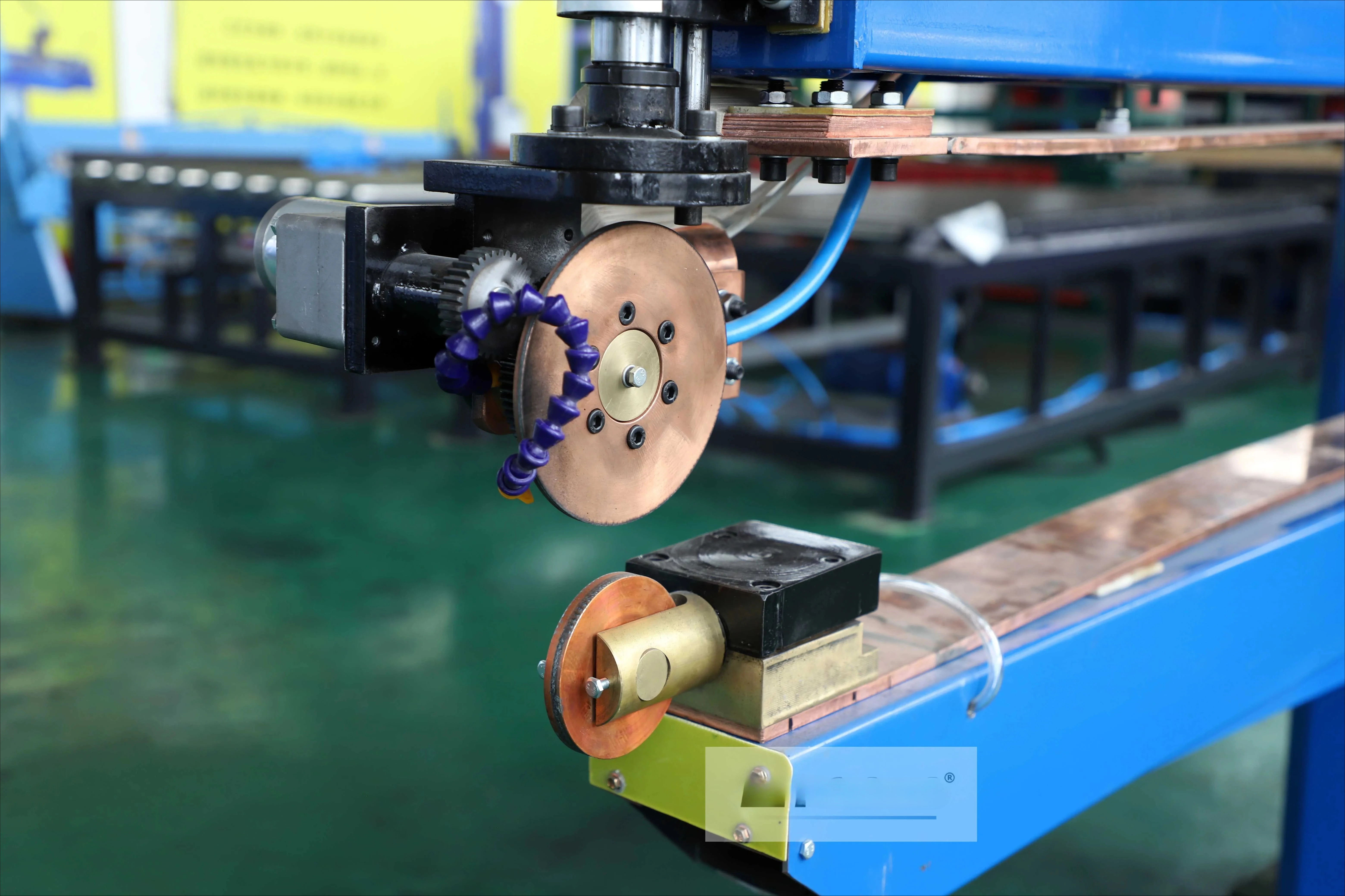 آلة لحام هوائية BYFO FN آلة لحام مجاري الهواء Hvac للأنابيب المستديرة