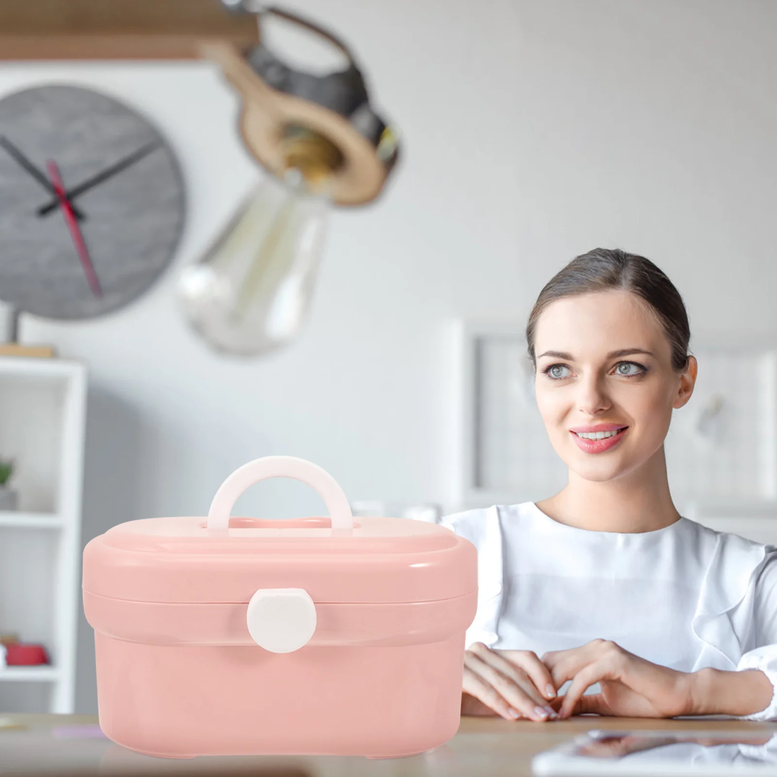 صندوق دواء محمول بطبقة مزدوجة لتخزين الإسعافات الأولية بسعة كبيرة وخفيف الوزن ومنظم بلاستيكي وردي