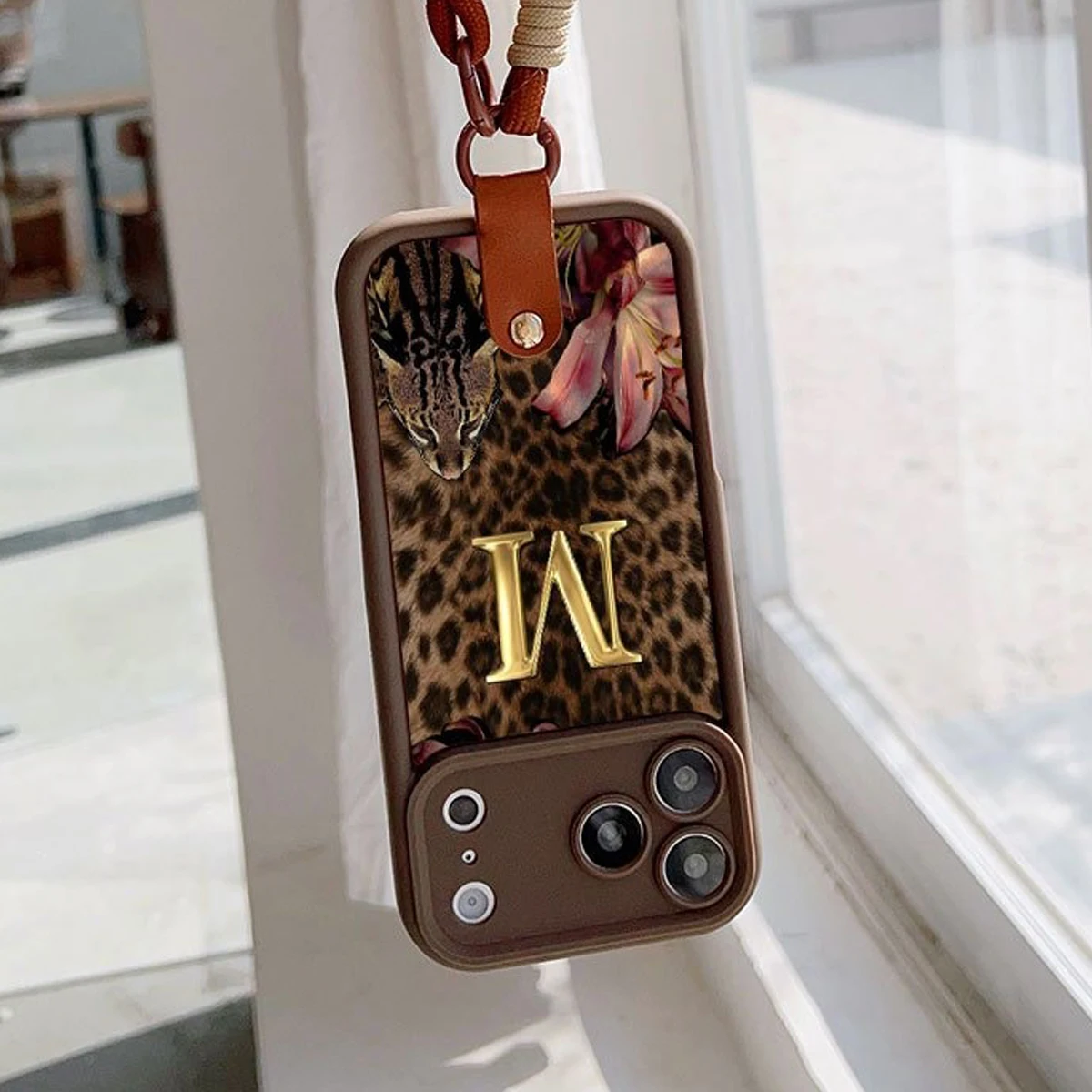 Leopardenmuster-Buchstaben-Lanyard-Handyhülle für Samsung Galaxy Note 20 S24 S25 S26 Plus S24 FE S23 S24 S25 Ultra Cover – Detail 2