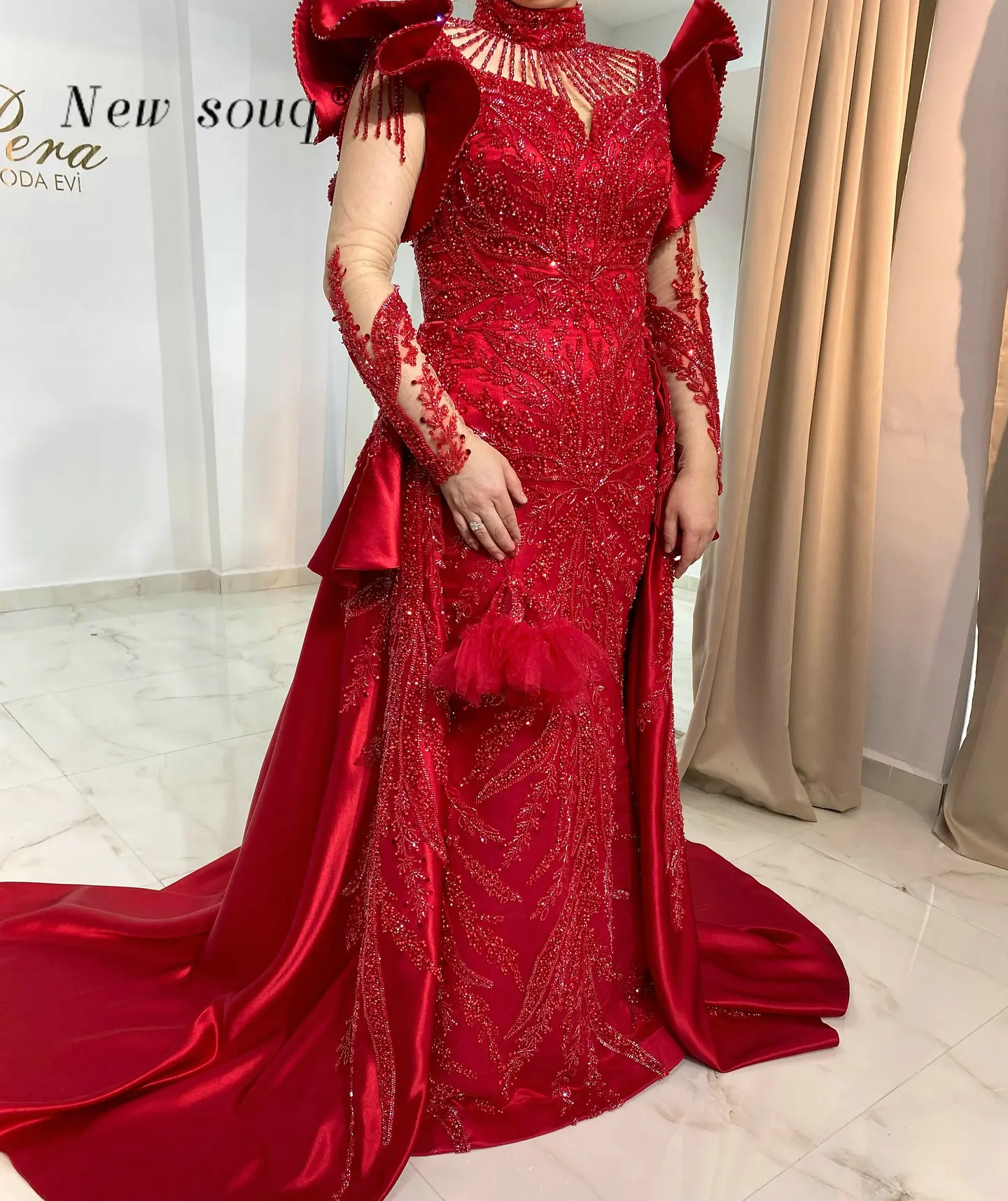 Middle East Red Ruffles High Neck Long Sleeves Muslim Beaded Evening Dresses Arabic Elegant Formal Overskirts Women Party Gowns