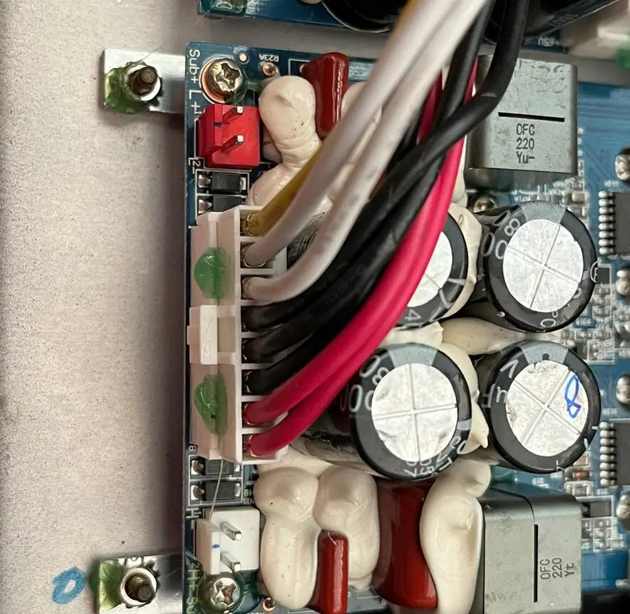 لوحة مضخم صوت لمرحلة كاملة المدى 1600 وات SRM 2850 مدخل XLR