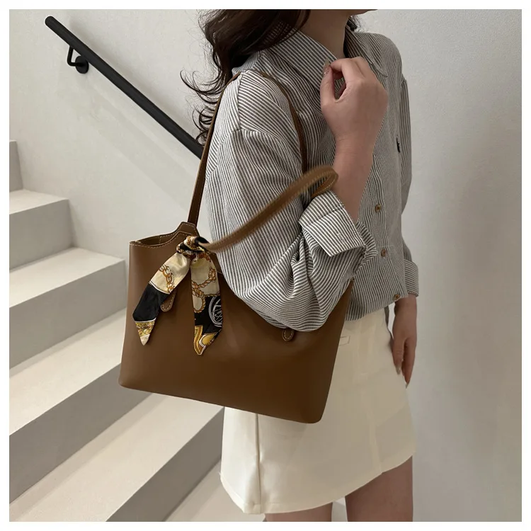 Modische, stilvolle Seidenschal-Einkaufstasche, Umhängetaschen mit geräumigem Fassungsvermögen, elegante Unterarmtasche, vielseitige Pendelhandtasche für Damen – Detail 11