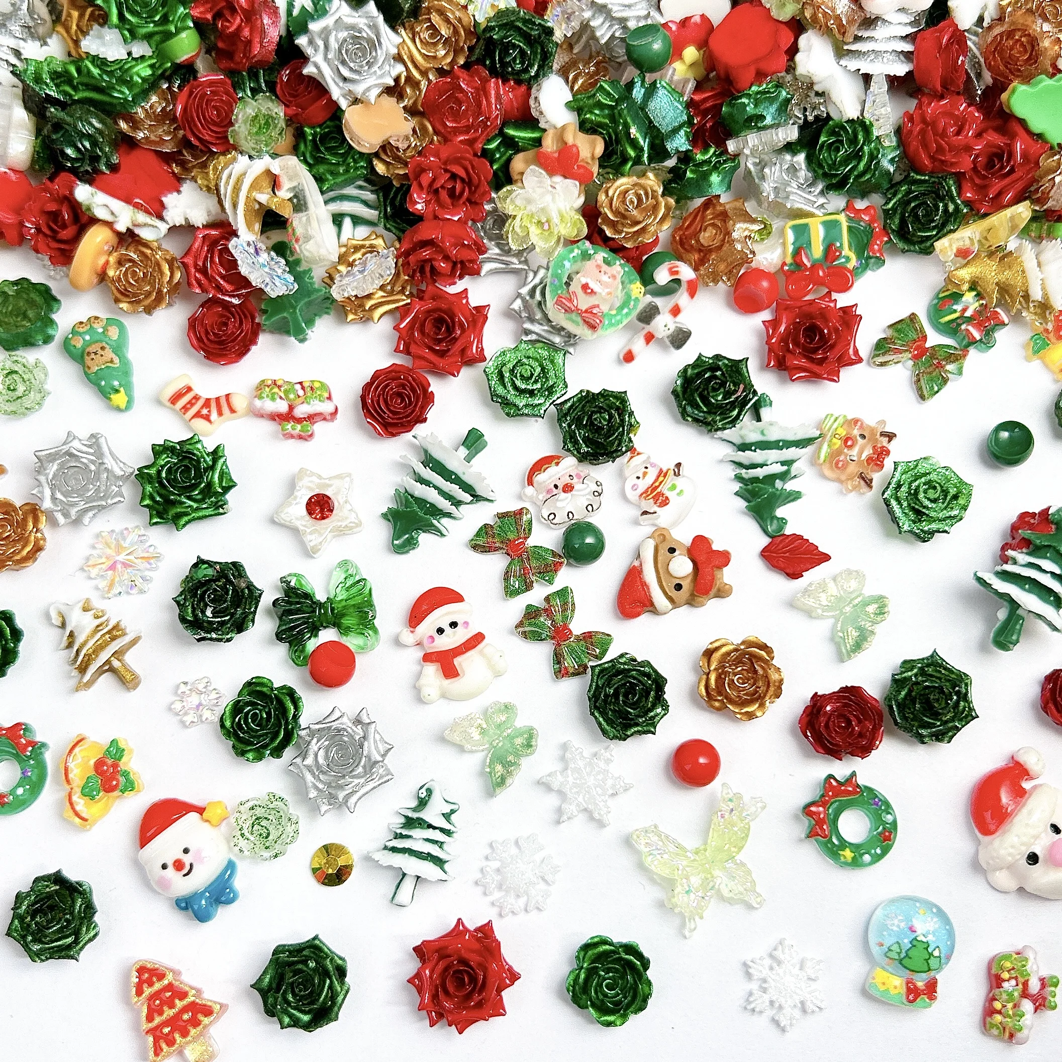30PCS Mehrere Stile Cartoon Santa Claus Schneemann Harz Nagel Charms Nette Elch Schneeflocke Glocke Gemischt Nail art Dekorationen DIY nägel