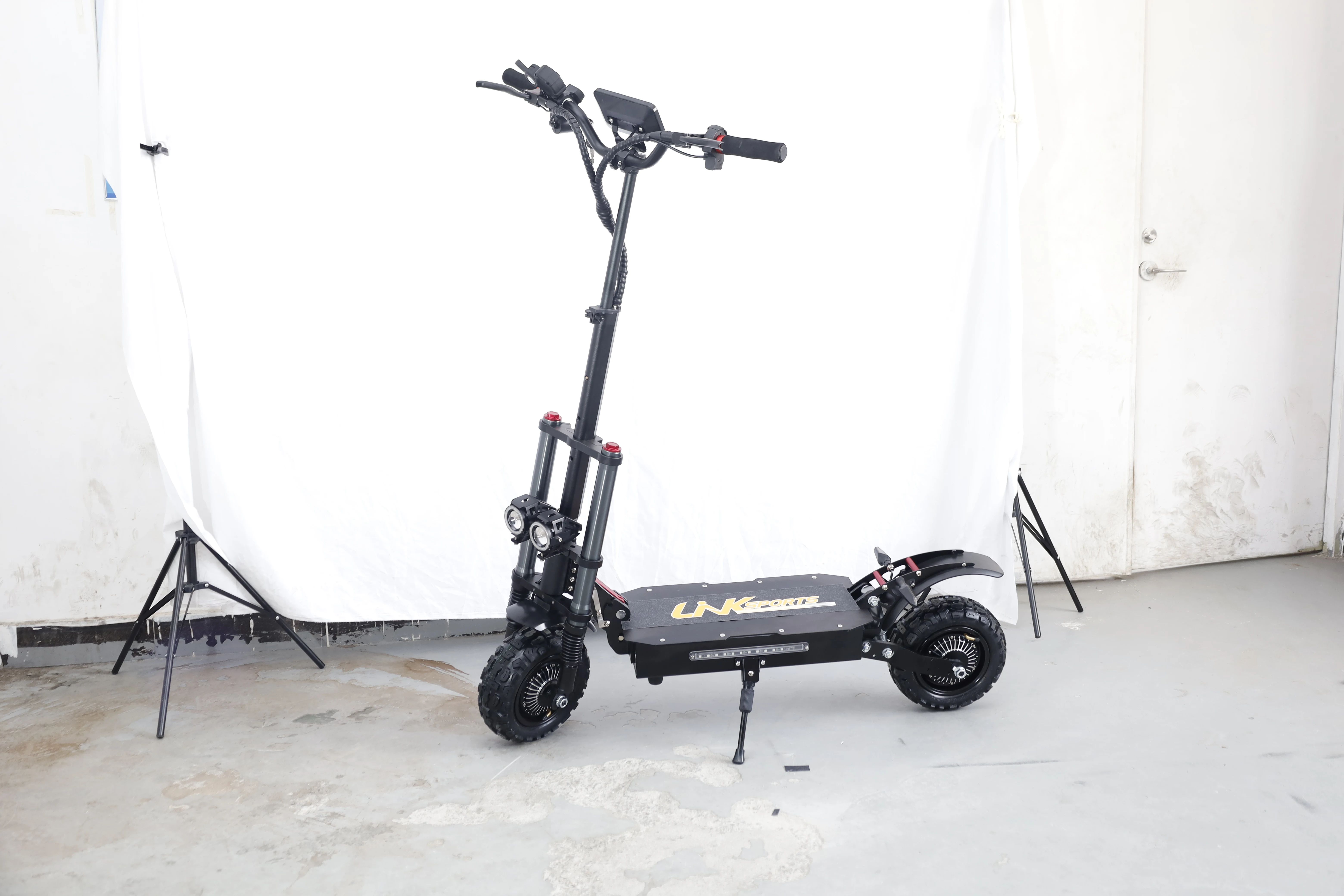 STLF Advanced A Warehouse 5600 W 6000 W Doppelmotor, schnelle Geschwindigkeit, 85 km/h Roller, 38 Ah Batterie, große Reichweite, Offroad-Elektroroller