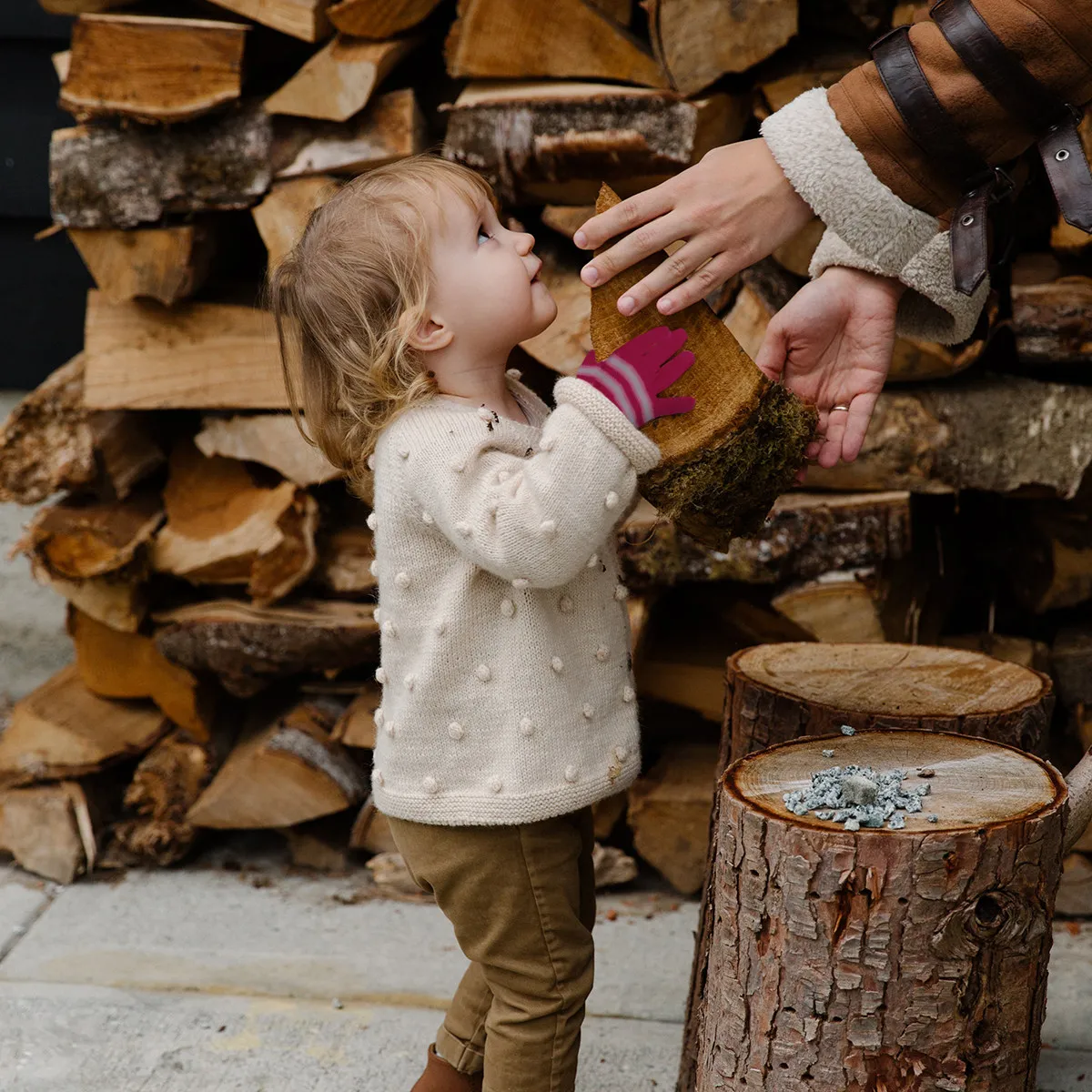 

6Pairs Kids Knitted Gloves for Boys Girls Age 2-5 Winter Warm Full Finger Protection Adorable Stripe Bright Color Easy Clean