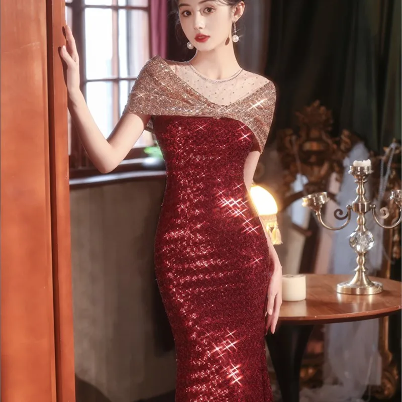 

Red fishtail new sequin one-shoulder banquet host toasting dress