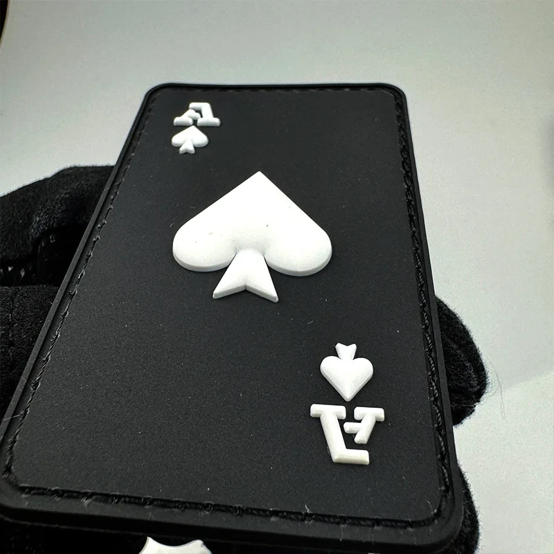 Naszywki taktyczne 3D Ace of Spades Death Card Naszywka z PVC Opaska na ramię Odznaka Gumowa aplikacja Emblemat z zapięciem na haczyk