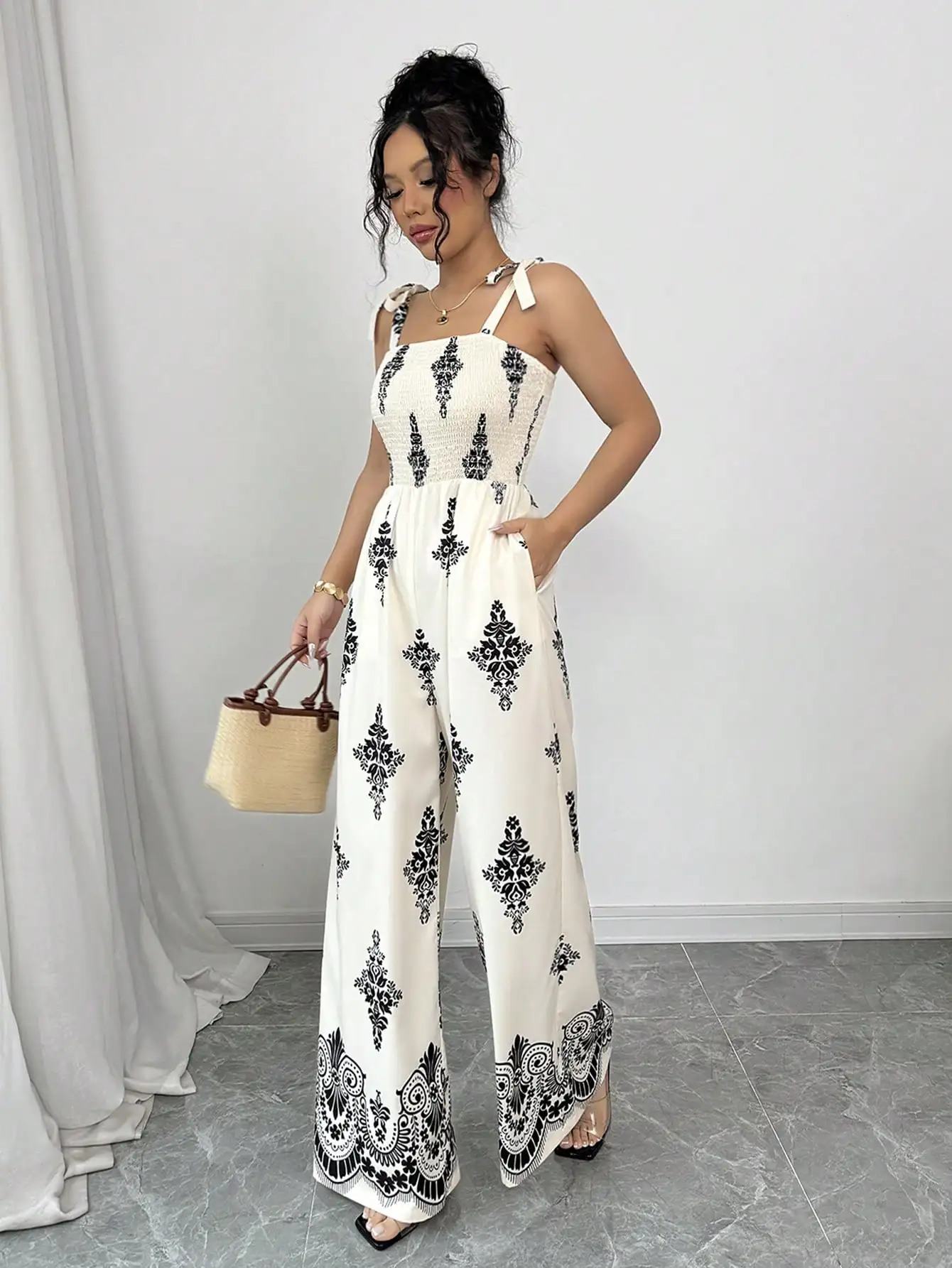 

Женский комбинезон в стиле бохо с принтом пейсли - комбинезон с завязками на талии, широкими штанинами и карманами для отпуска и повседневной носки летом