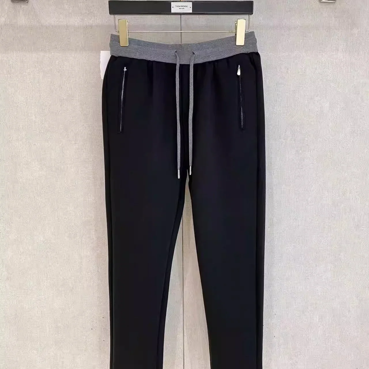 

Мужские брюки BC Italian 25ss в стиле old money с вышивкой, эластичным поясом и контрастными вставками, повседневные.