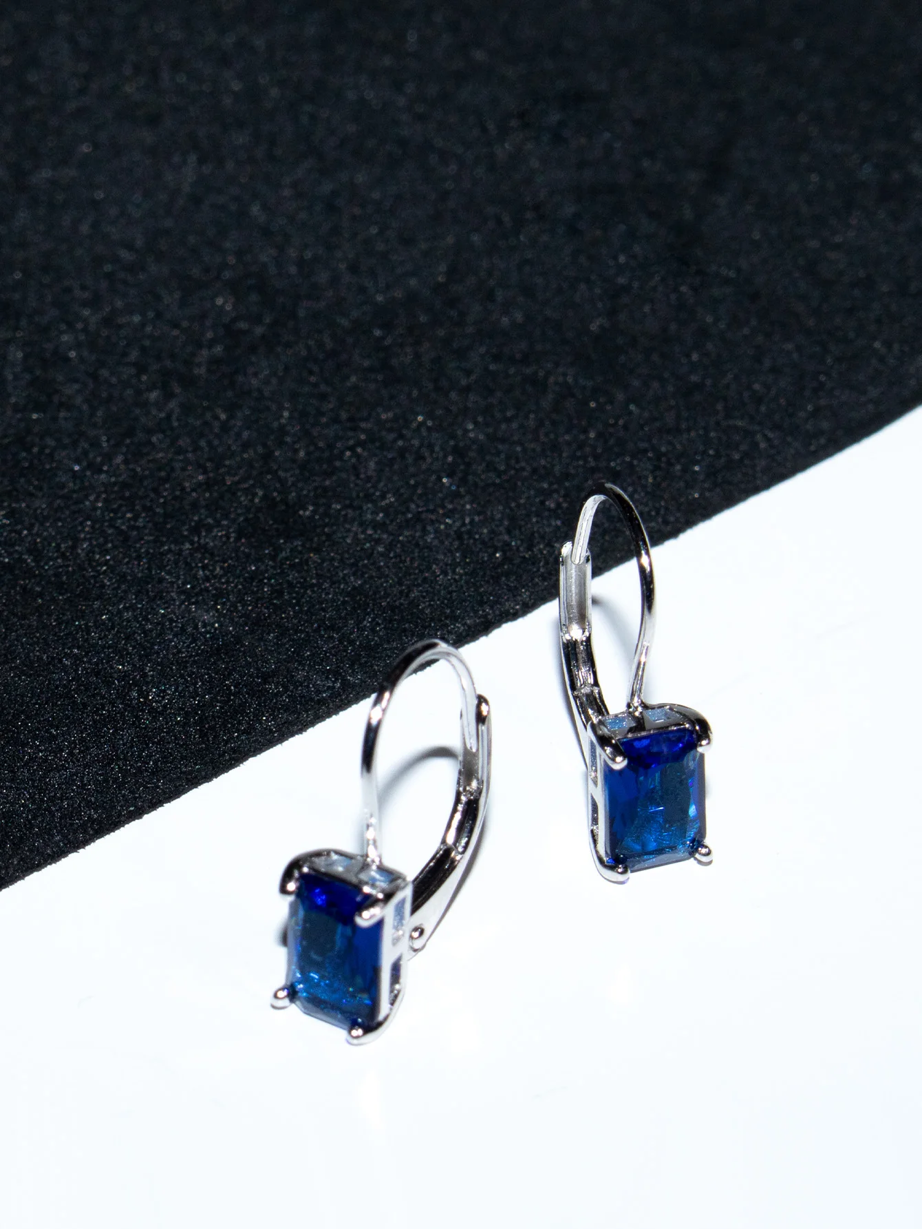 Ohrring aus 925er-Sterlingsilber, saphirblaue Clip-Ohrringe, eleganter Damen-Ohrring, Geburtstagsgeschenk für jeden Anlass