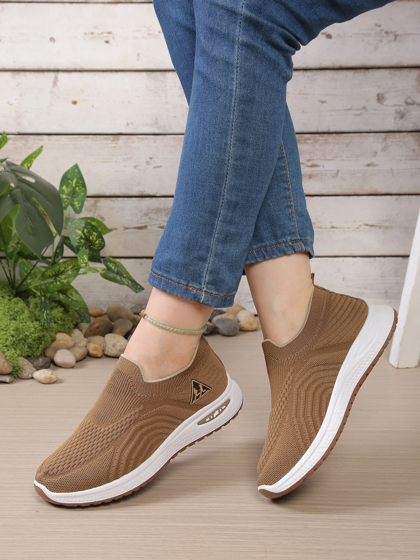 Atmungsaktive Slip-On Sneakers für Damen, Bequeme Rutschfeste Gehschuhe für Senioren, Lässige Sportschuhe – Detail 6