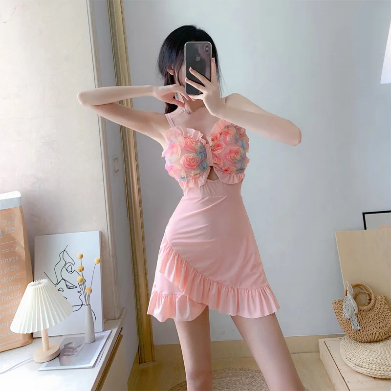 2023 New Summer Fashionable and Unique Chest Bow Splice 3D Flower Irregular Ruffle Hem Hem One Piece Flat Corner Skirt Swimwear