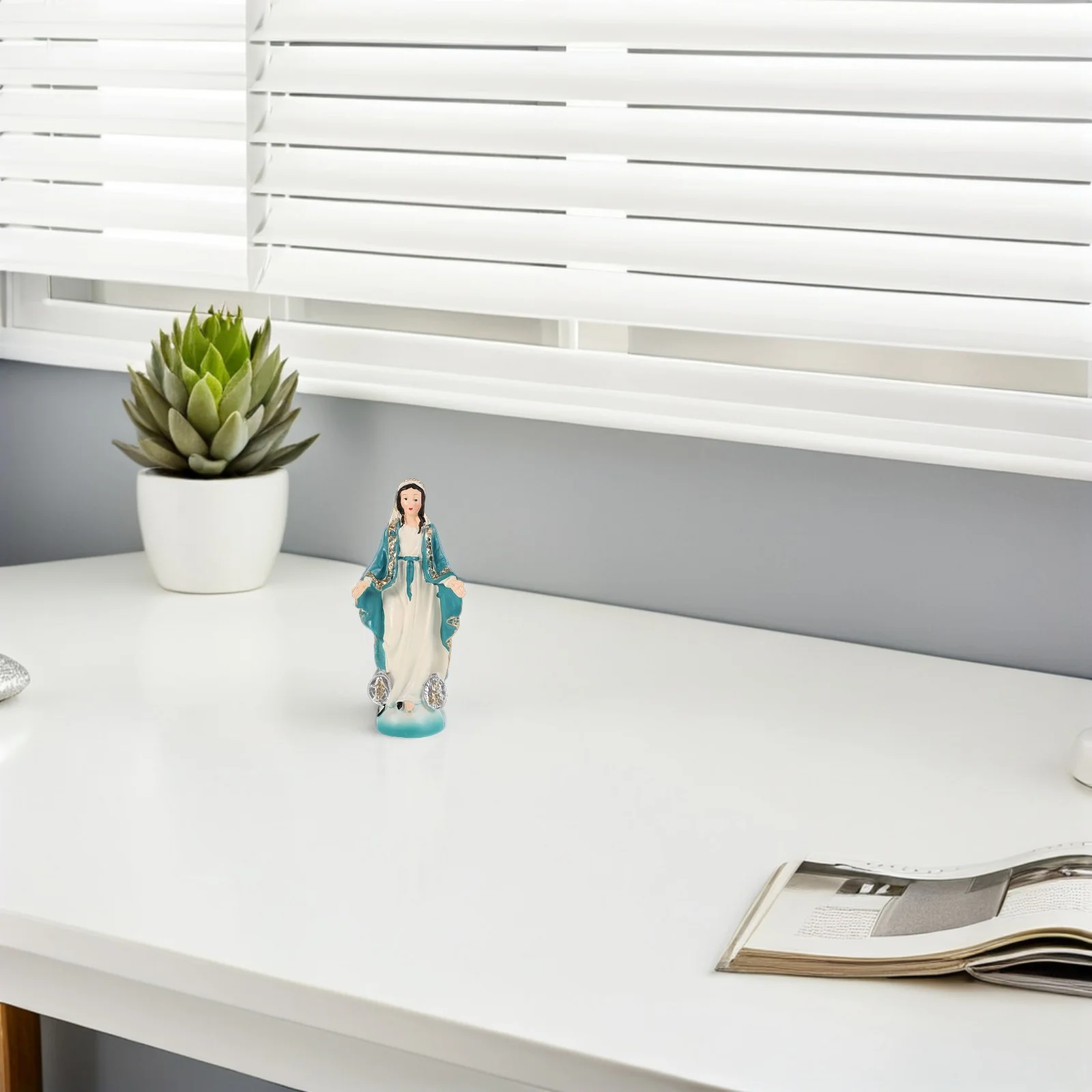 

Resin Virgin Mary Statue Classic Religious Sculpture for Home Decor Catholic Faith Symbol Catholic Figure Statues Home Decor