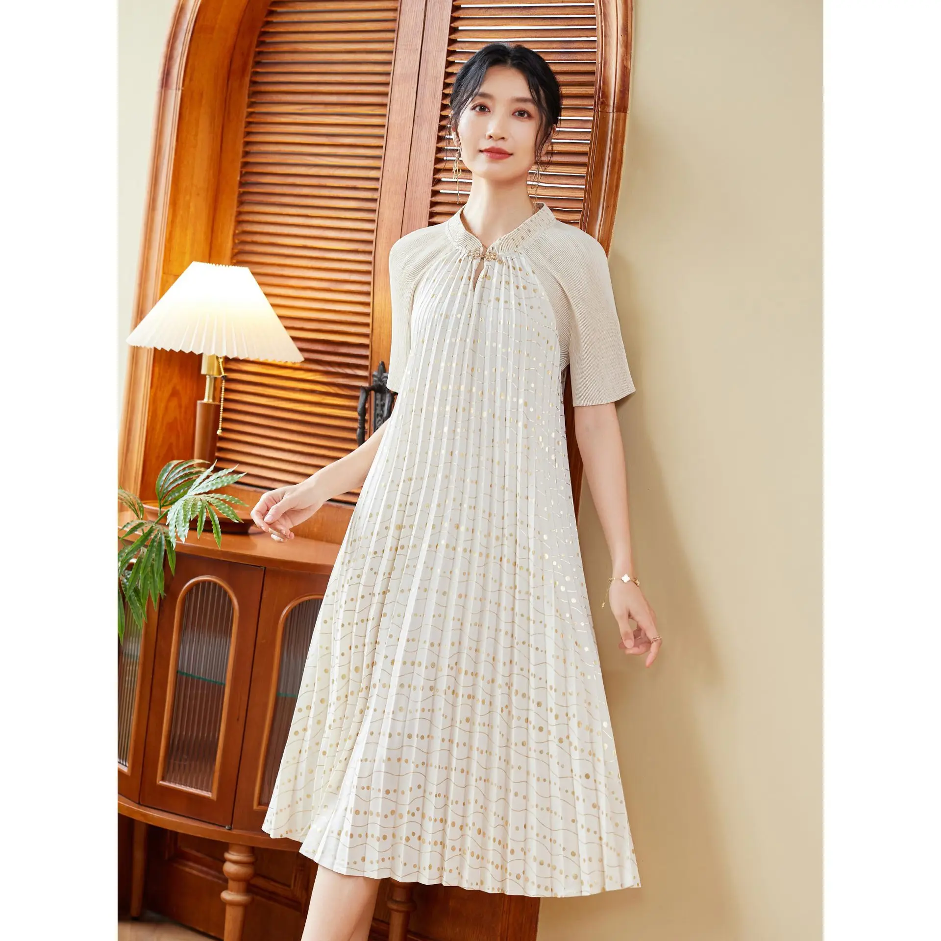 

Miyake High-end Exquisite Dress 2024 New Women's Summer Short-sleeved Temperament Lady Loose Large Size Pleated Long Skirt