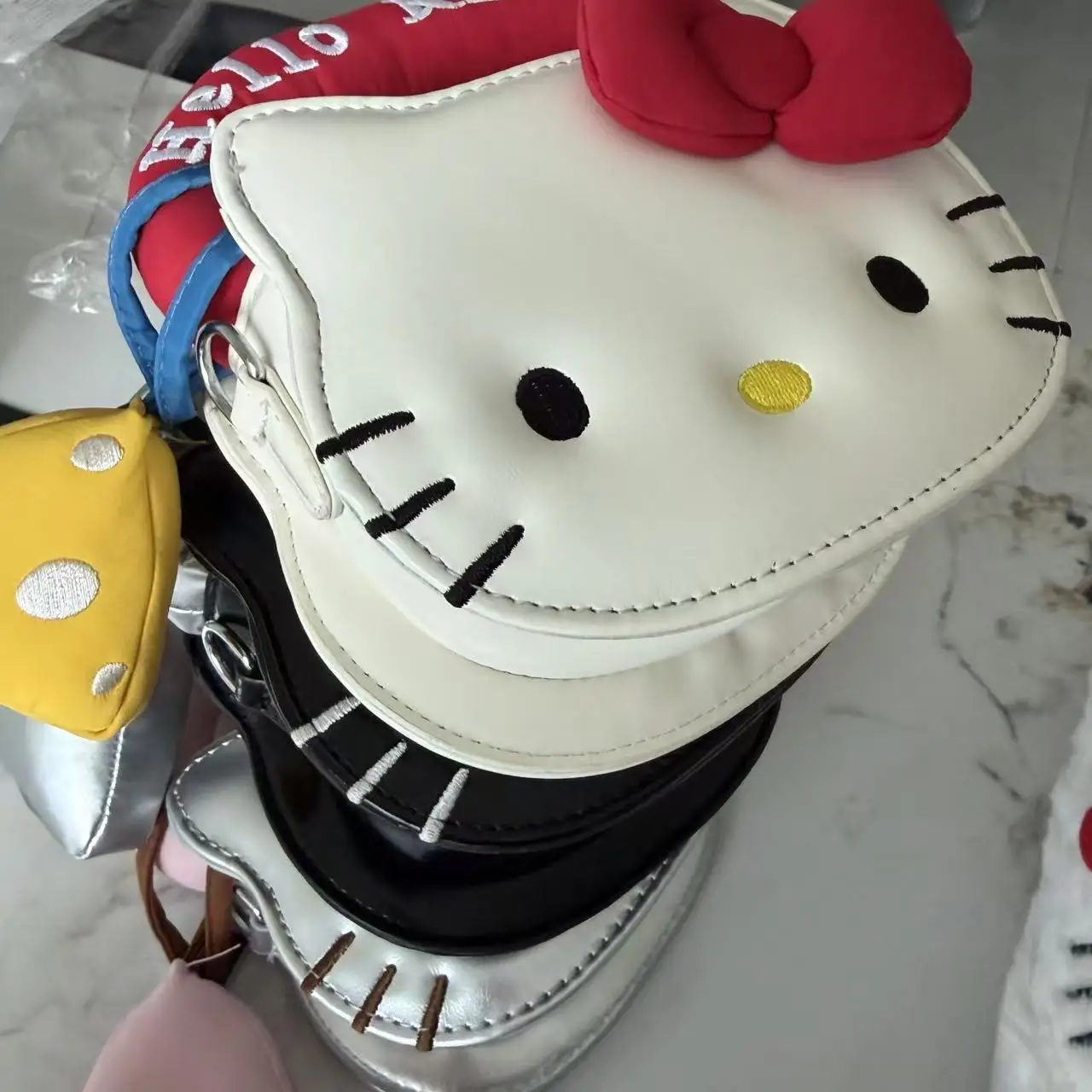 Hot Promotion Hello Kitty Slippers,Makeup Bag,Keychain,Mini Makeup Mirror - view 3