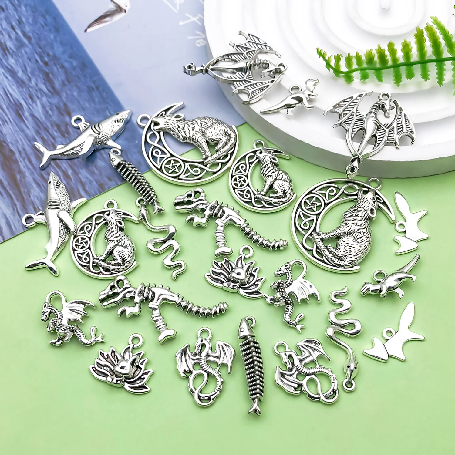 20/24pcs Animal Charms Alloy Fox, Skull, Dragon, Snake, Wolf Pendants for DIY Bracelets Necklaces Jewelry Making Accessories