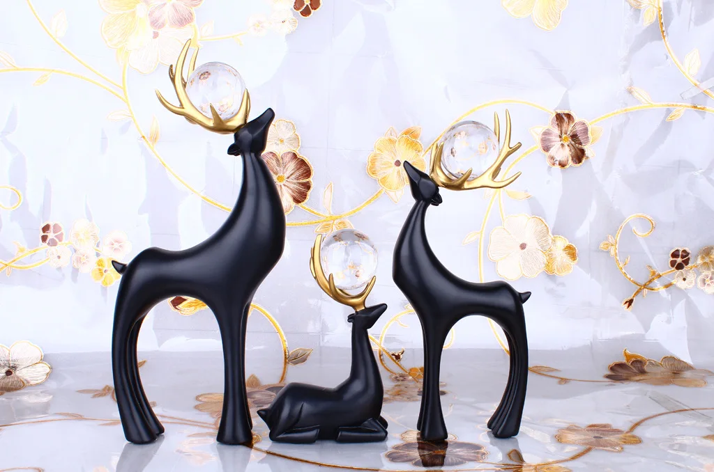 

Resin Geometric Elk Sculpture, Standing Gold Deer Statues, Festival Reindeer, Home Decor, Living Room, TV Cabinet Ornaments