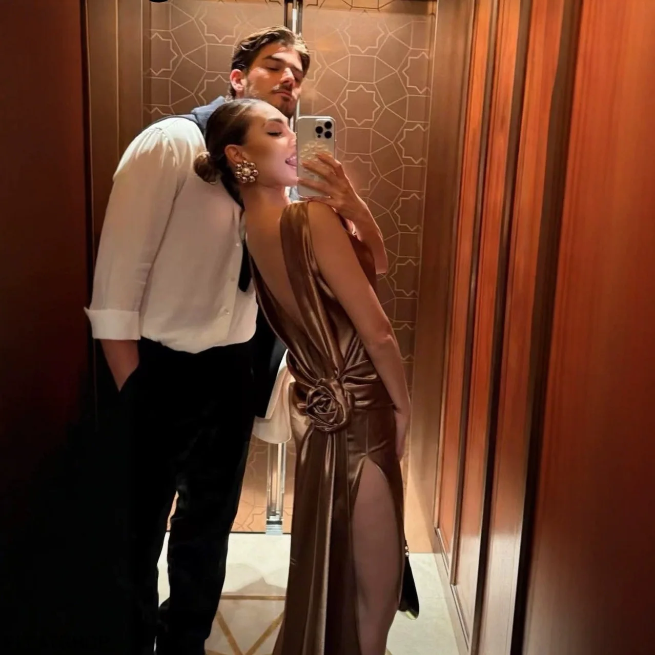 2025 primavera e verão europa e américa novo vestido longo de cetim de alta qualidade temperatura tridimensional flor fenda vestido longo