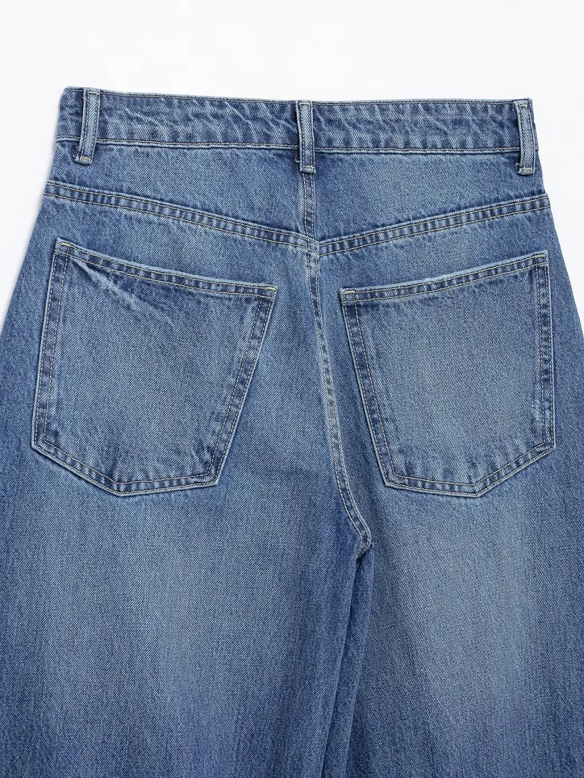 جينز RARA النسائي ذو القطع المستقيمة مع تصميم تقليدي بخمسة جيوب وزر يطير وتفاصيل مخيطة للملابس غير الرسمية