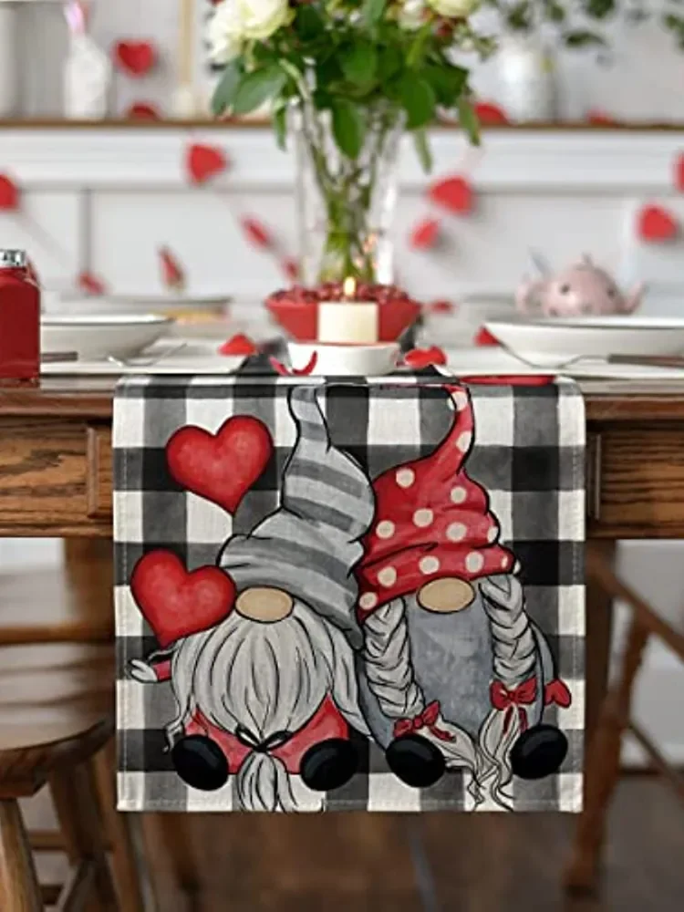 Valentine\'s Day Linen Table Runner Wedding Decoration Buffalo Plaid Hearts Gnomes Table Runner for Dining Holiday Party Decor