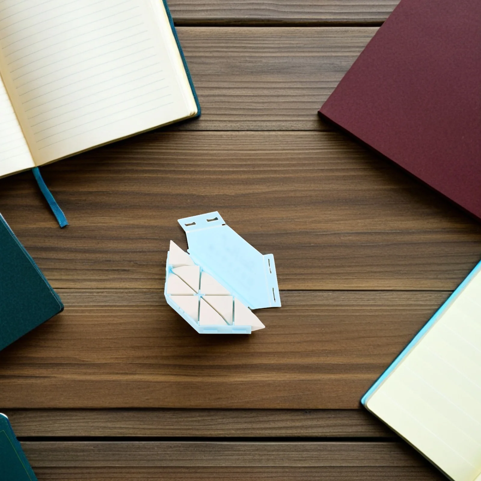 

4pcs Kneaded Eraser Sketching Set For Artists Students Residue-Free Soft Drawing Erasers For Precision Work On Sketch Paper Art