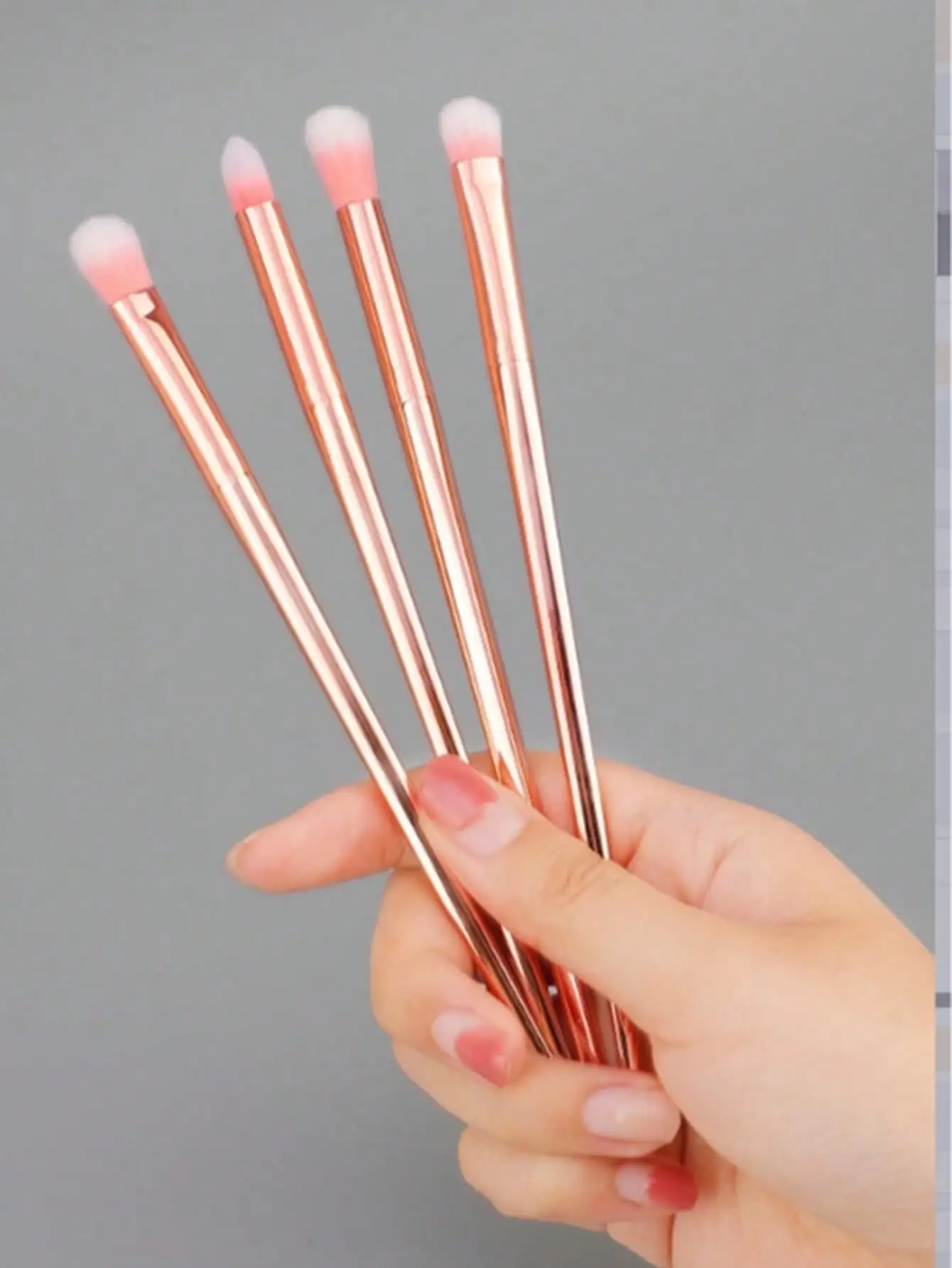 Conjunto de Pincéis de Maquiagem Profissional com 4 Peças, Incluindo Pincel para Base, Pincel para Blush e Pincel para Sombra