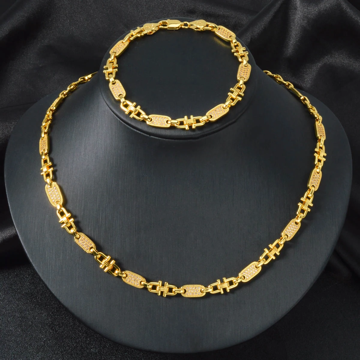 

Luxury Necklace And Bracelet Jewelry Set For Women Men Wedding Anniversary Birthday Party Gift Fashion Chain Accessories Stylish